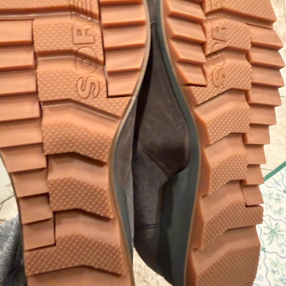 Sorel Women's Two-Tone Ankle Booties - Picture 9 of 12